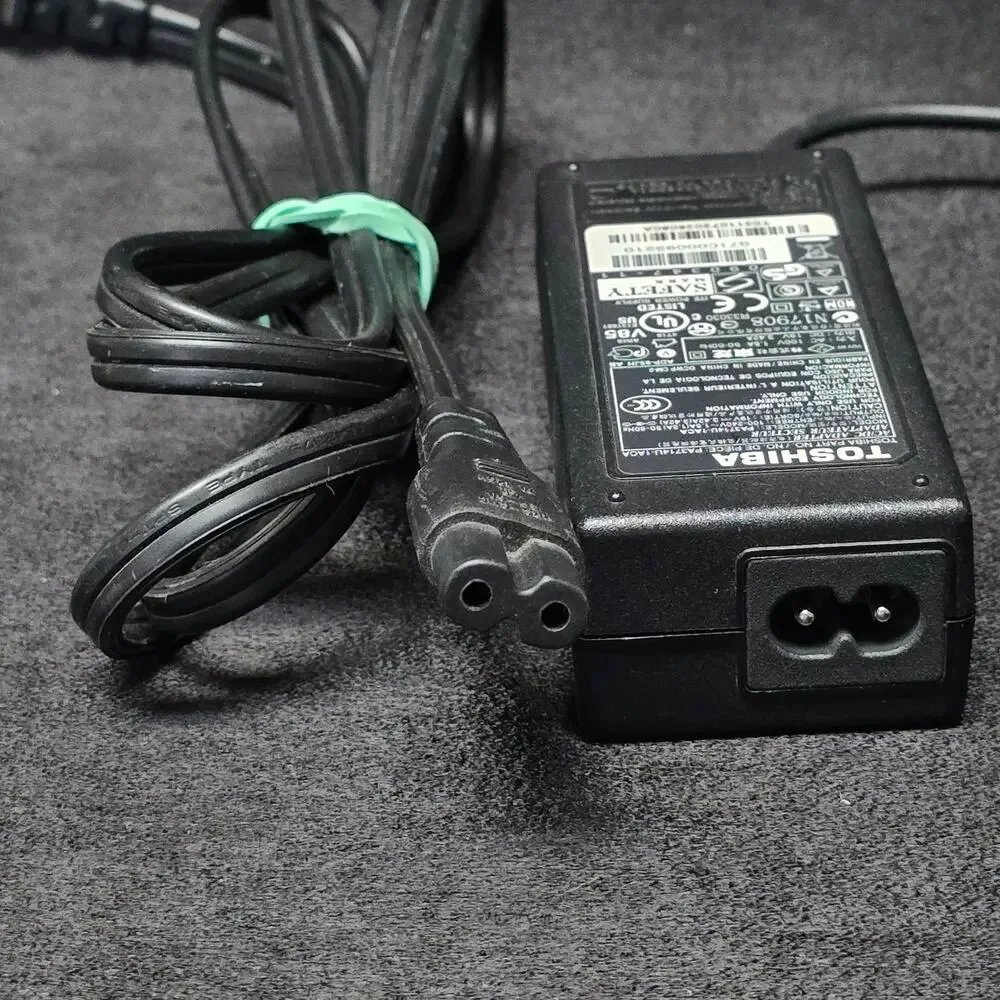 Genuine Toshiba Satellite Series AC Adapter Charger PA3714U-1ACA Computer Cords